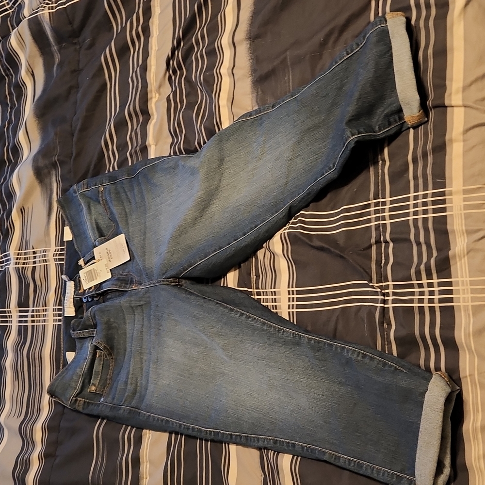 Torrid size 14 capri
